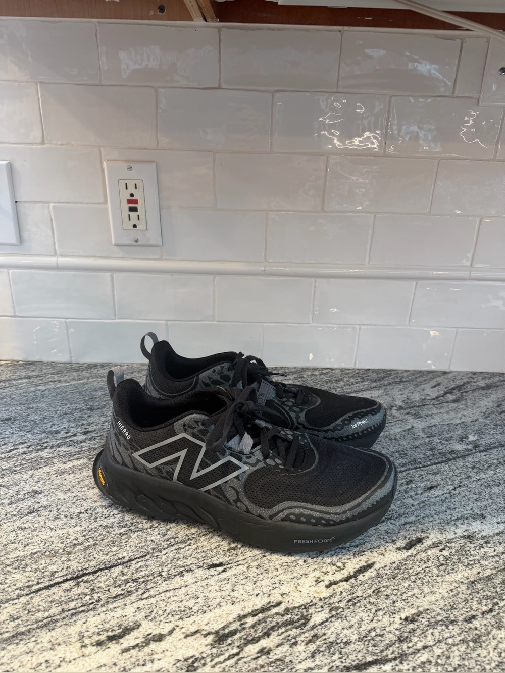 Men’s New Balance Fresh Foam X Hierro V8 GTX Size 9.5/Women’s 11